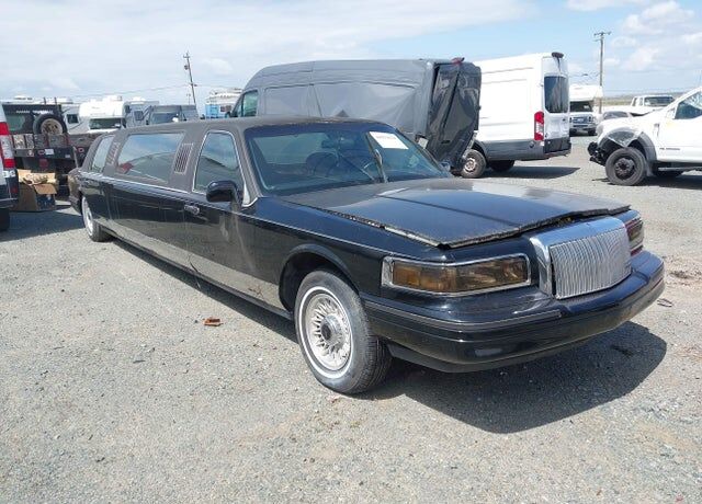 1996 LINCOLN Town Car