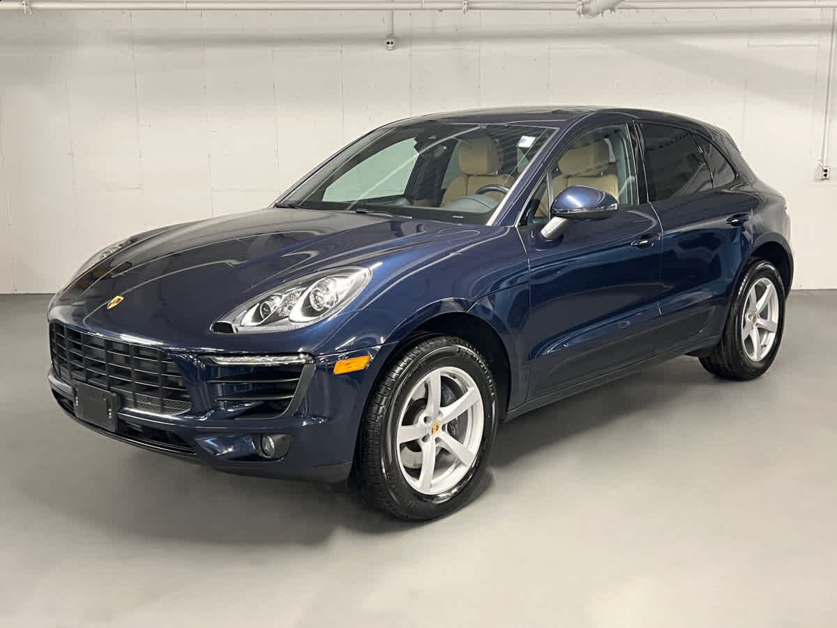 2017 PORSCHE Macan