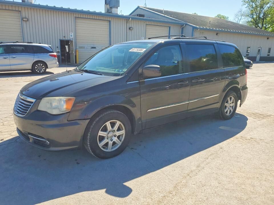 2012 CHRYSLER Town and Country