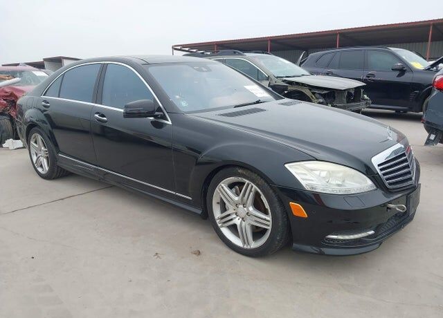 2013 MERCEDES-BENZ S-Class