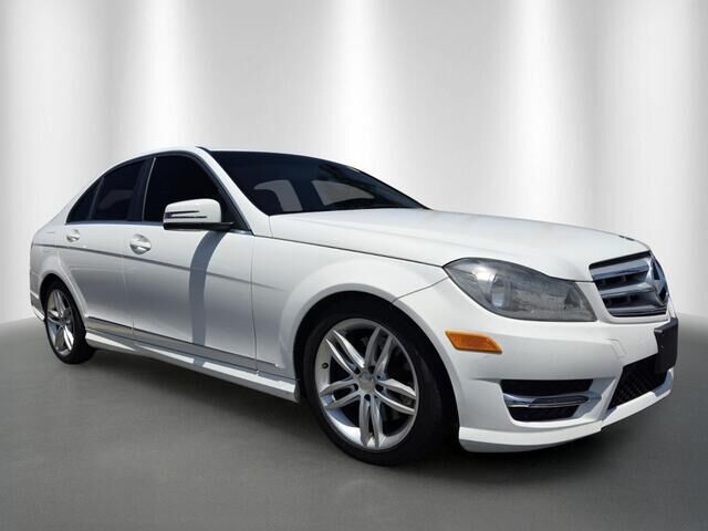 2013 MERCEDES-BENZ C-Class