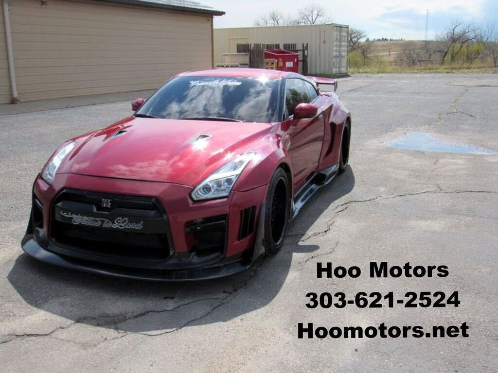 2015 NISSAN GT-R