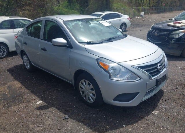 2017 NISSAN Versa