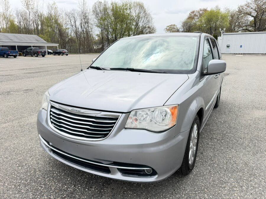 2013 CHRYSLER Town and Country