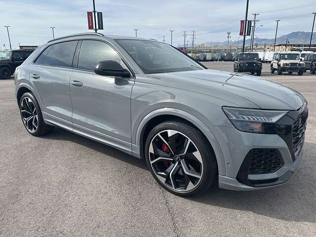2024 AUDI RS Q8