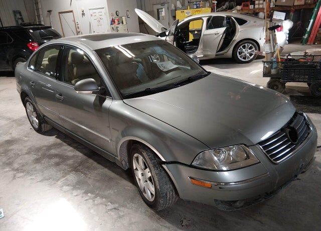 2005 VOLKSWAGEN Passat
