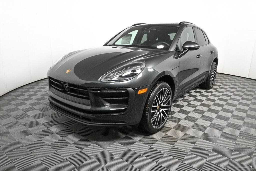 2026 PORSCHE Macan