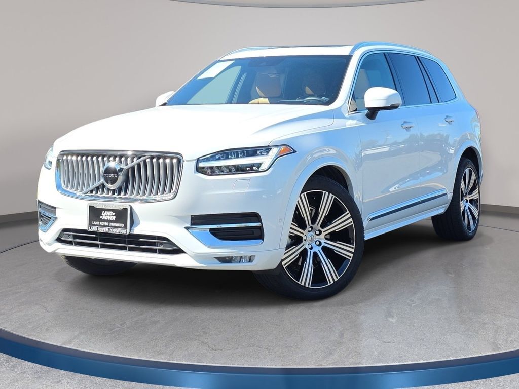 2022 VOLVO XC90