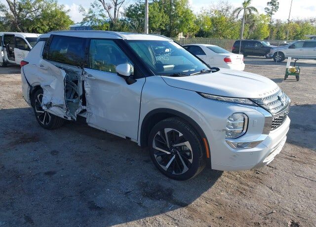 2022 MITSUBISHI Outlander