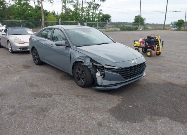 2022 HYUNDAI Elantra