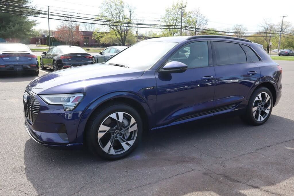 2021 AUDI e-tron