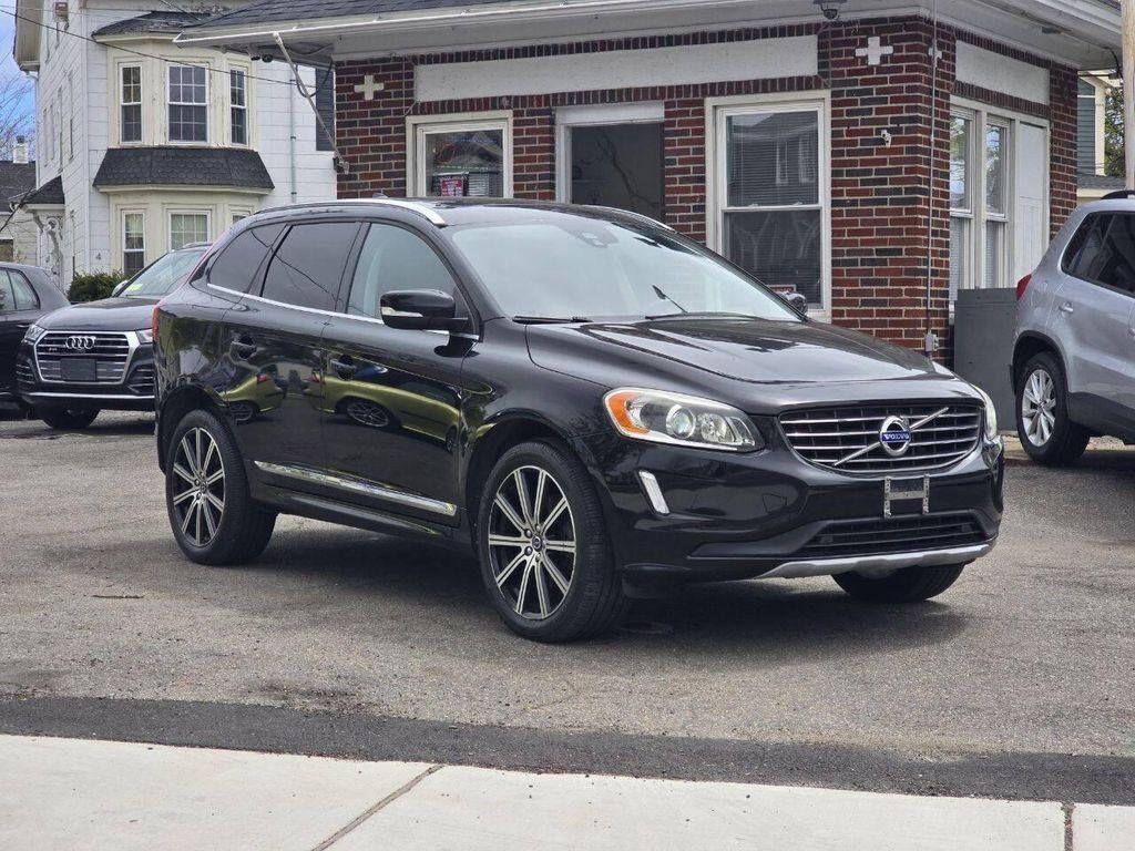 2017 VOLVO XC60