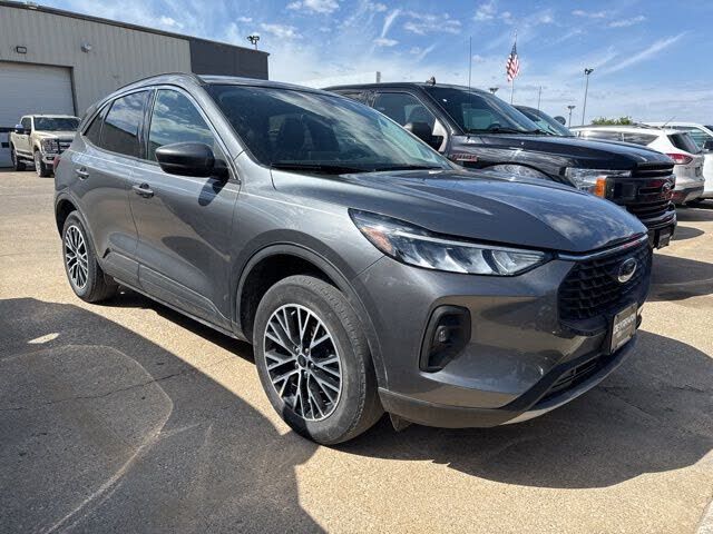 2024 FORD Escape