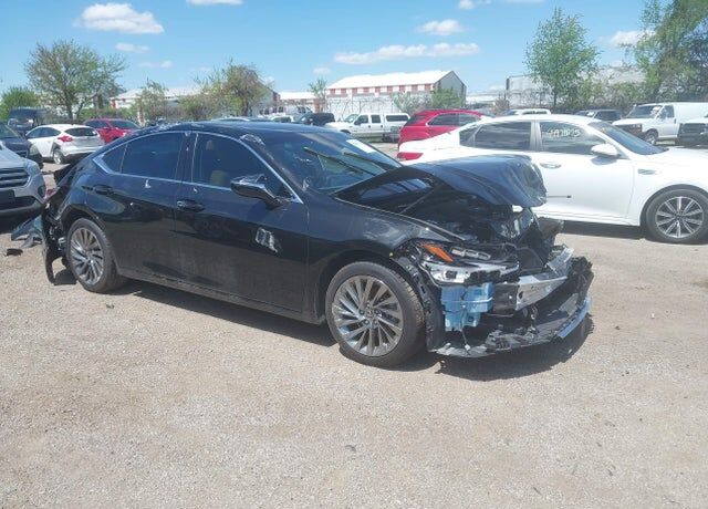 2025 LEXUS ES