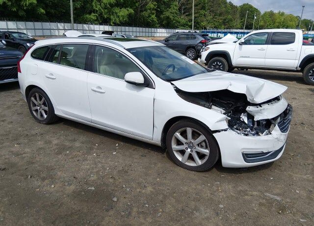 2016 VOLVO V60