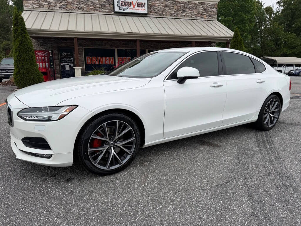 2018 VOLVO S90