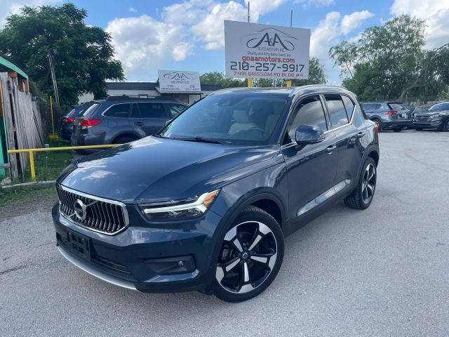2019 VOLVO XC40