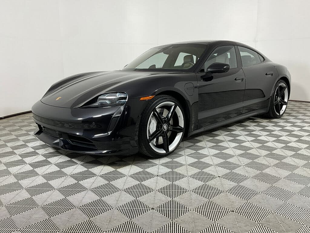 2020 PORSCHE Taycan