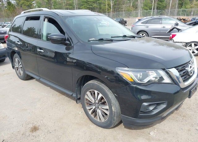 2017 NISSAN Pathfinder