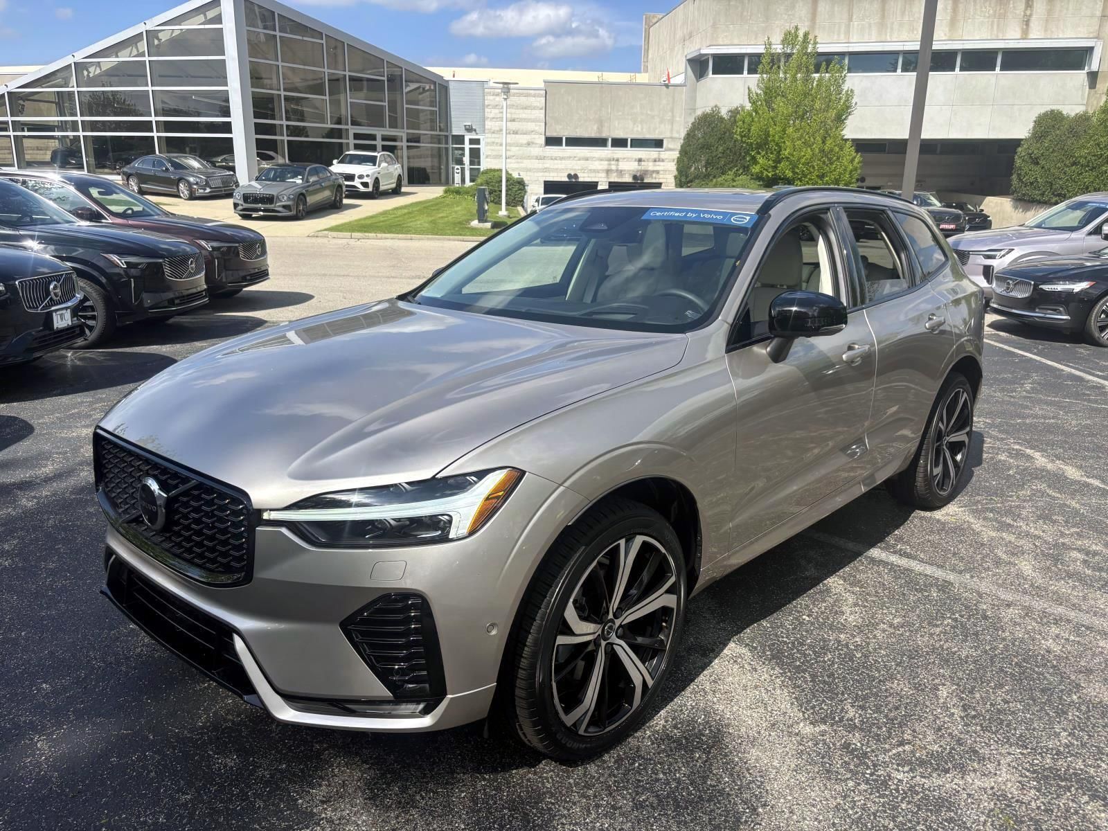 2023 VOLVO XC60