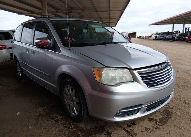 2011 CHRYSLER Town and Country