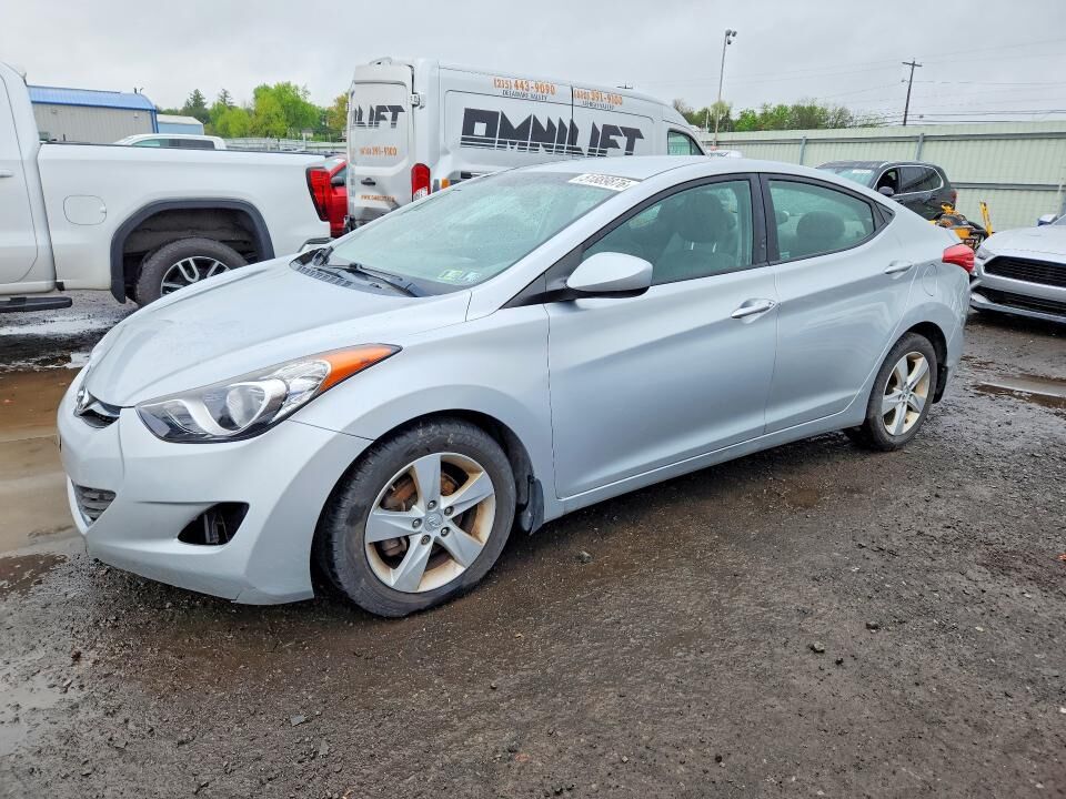 2013 HYUNDAI Elantra