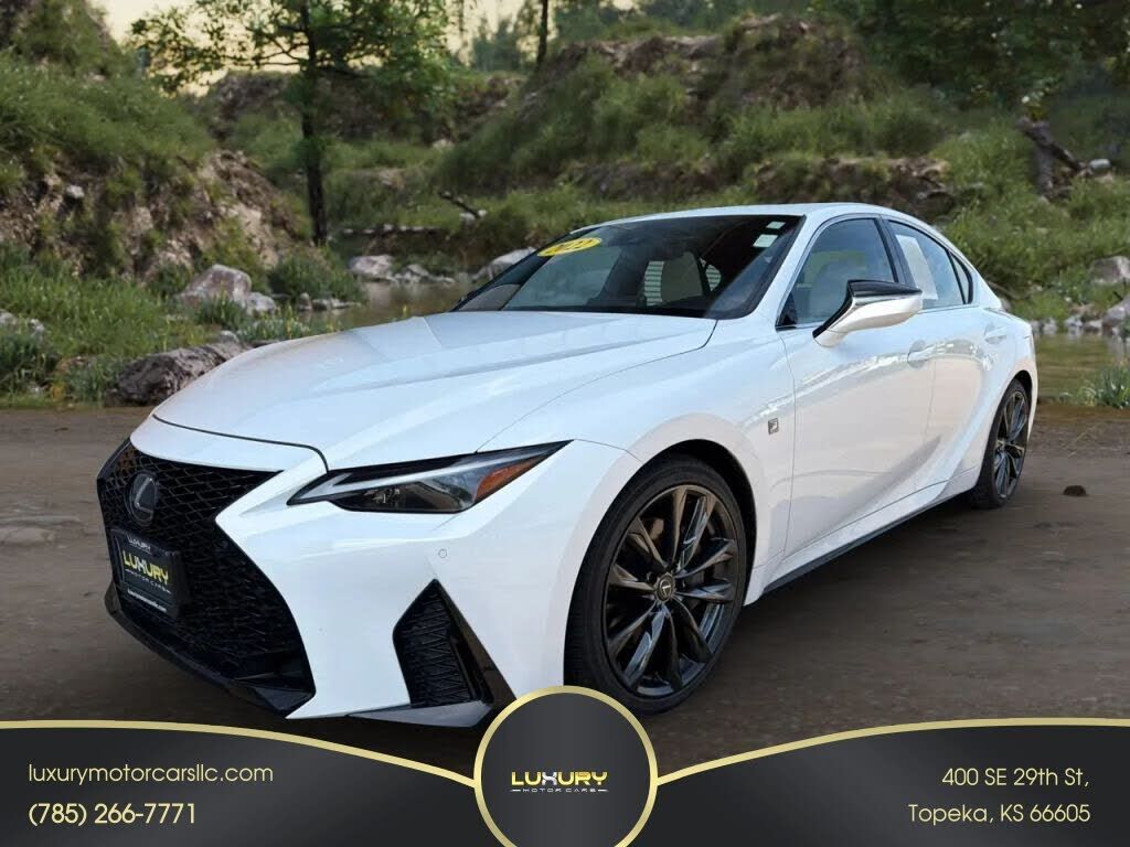 2022 LEXUS IS
