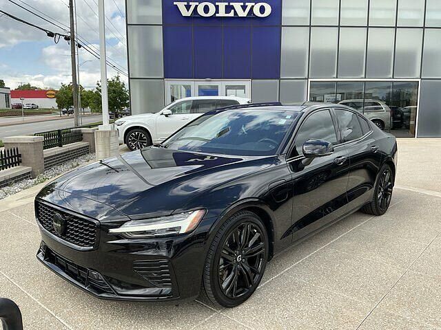 2023 VOLVO S60