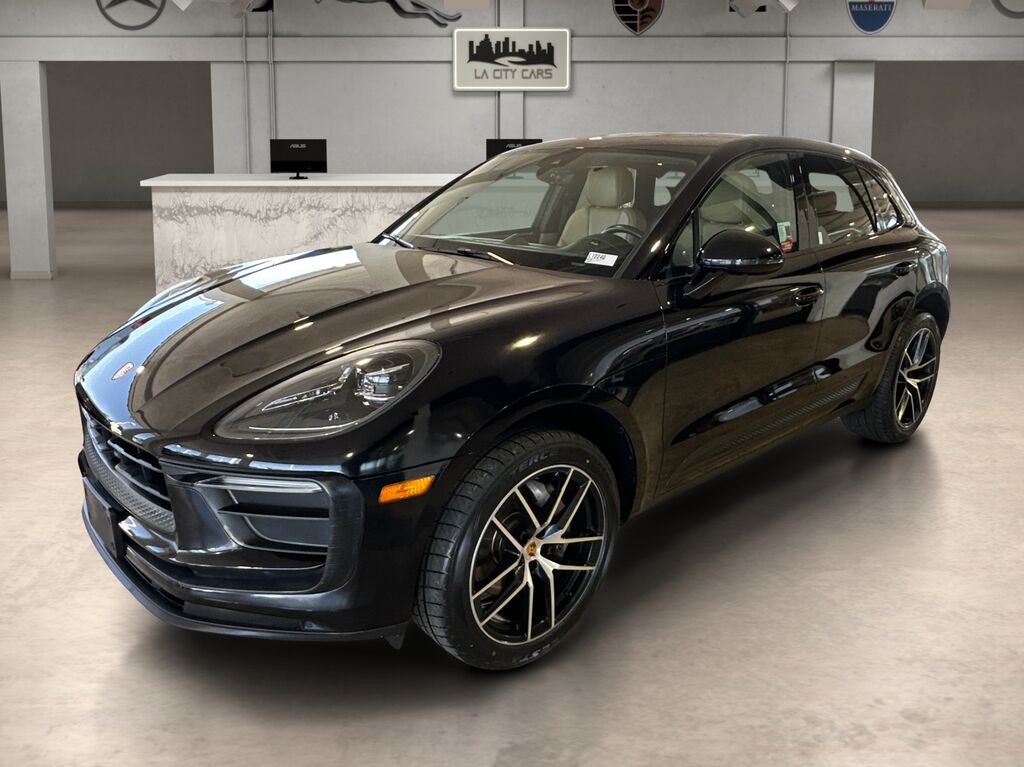 2023 PORSCHE Macan