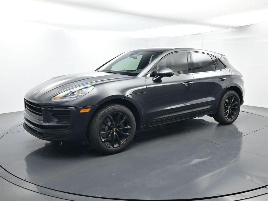 2022 PORSCHE Macan