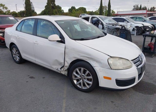 2010 VOLKSWAGEN Jetta