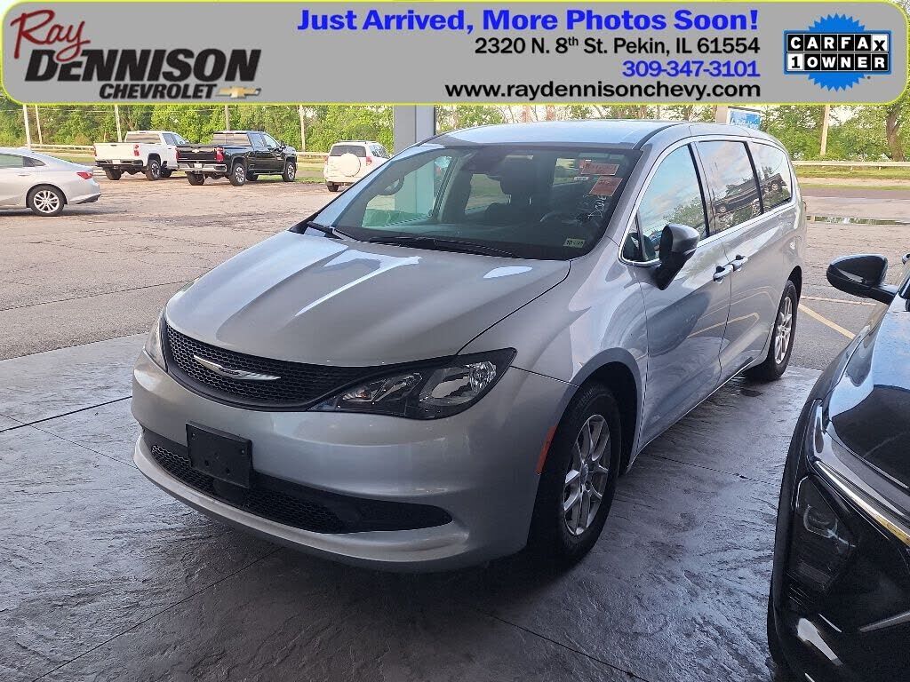 2023 CHRYSLER Voyager