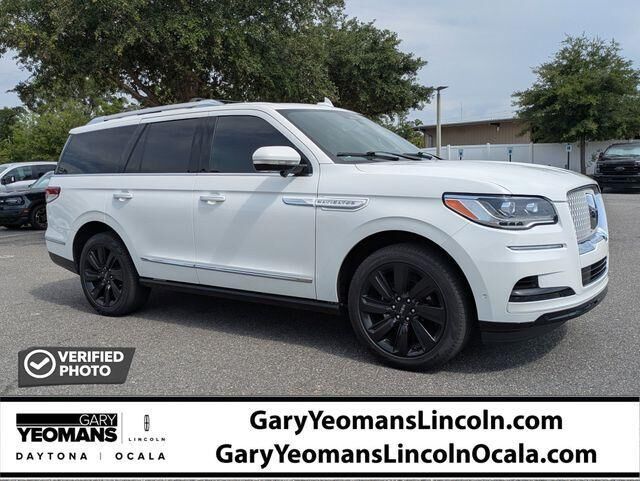 2022 LINCOLN Navigator