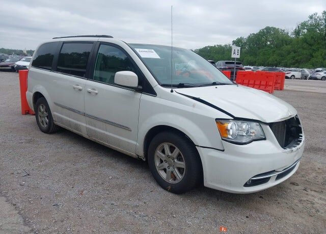 2012 CHRYSLER Town and Country