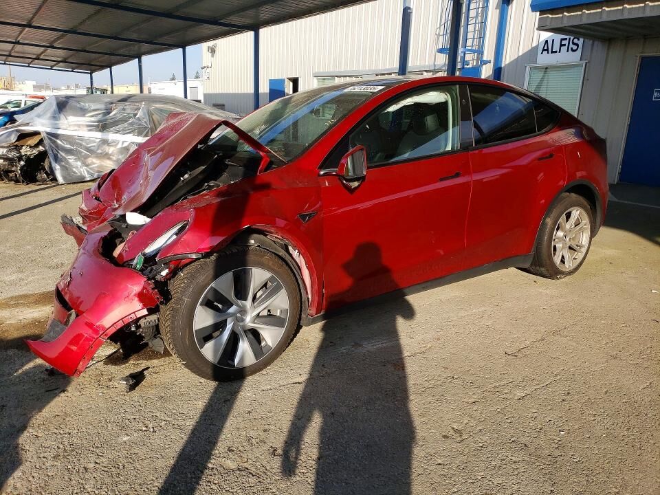 2024 TESLA Model Y