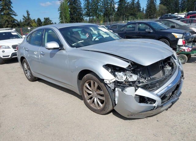 2016 INFINITI Q70