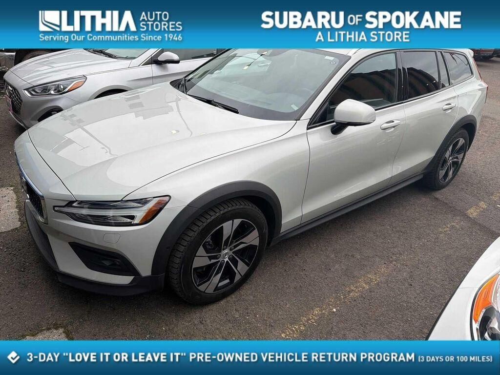 2020 VOLVO V60CC