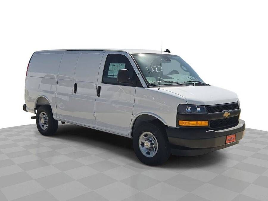 2025 CHEVROLET Express
