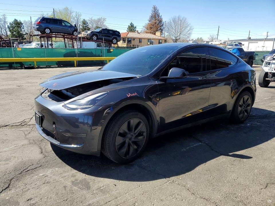 2024 TESLA Model Y