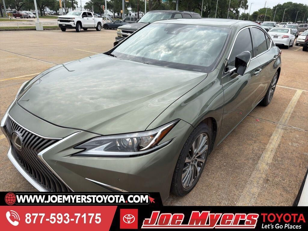 2021 LEXUS ES