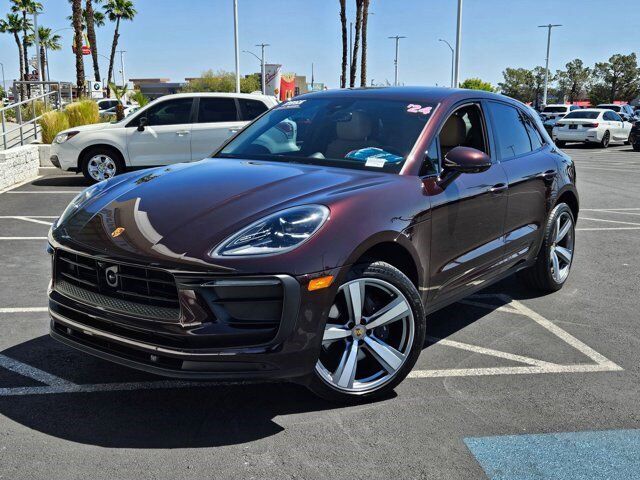 2024 PORSCHE Macan