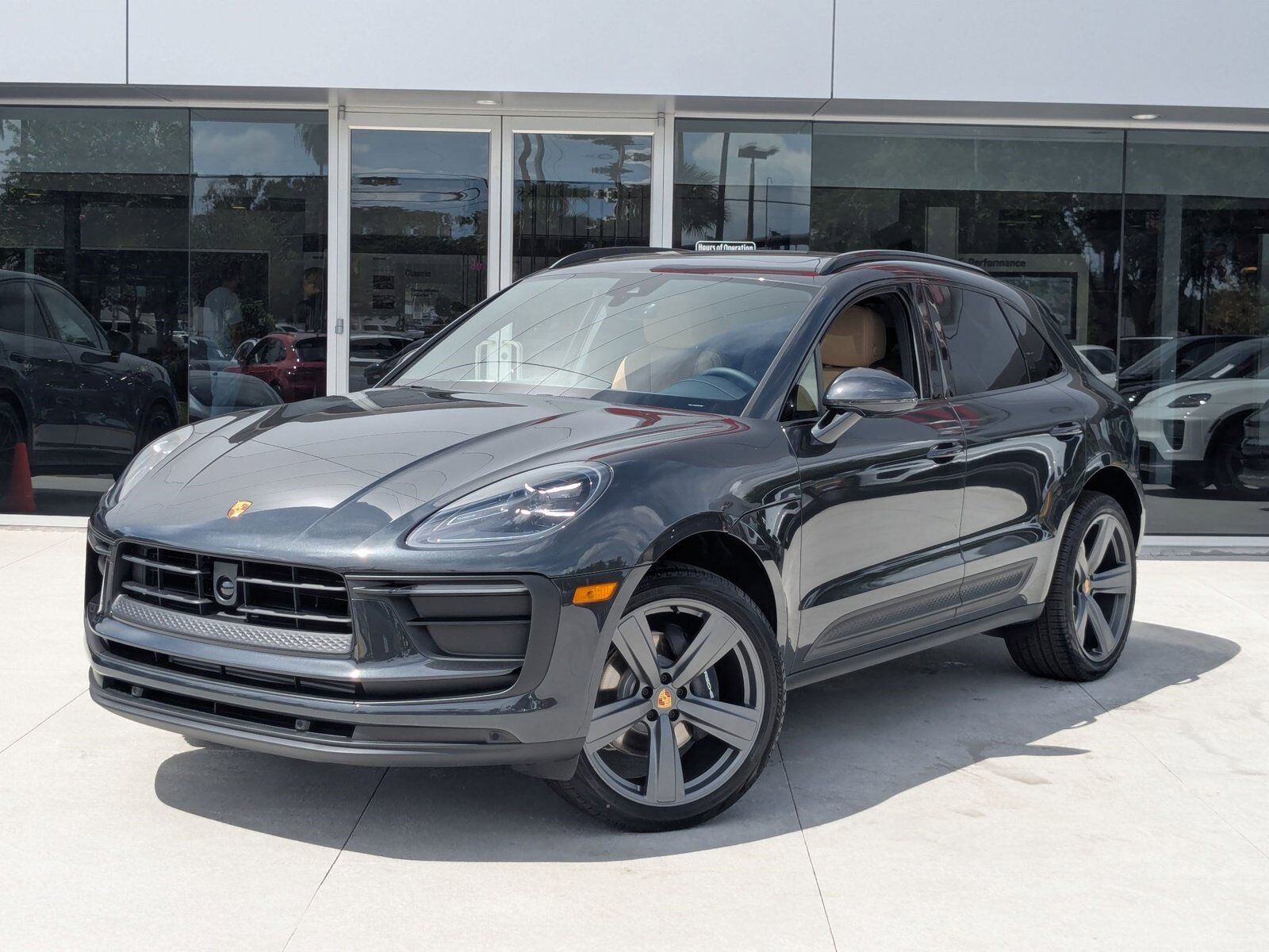 2026 PORSCHE Macan