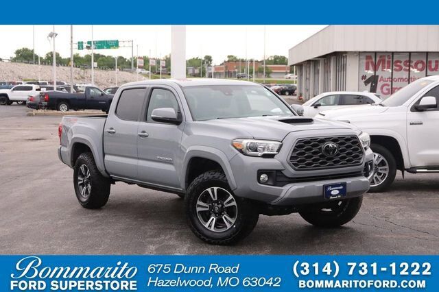 2018 TOYOTA Tacoma