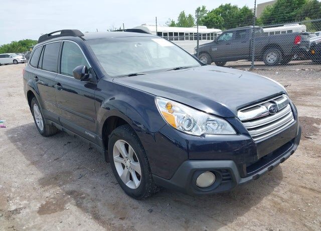 2013 SUBARU Outback