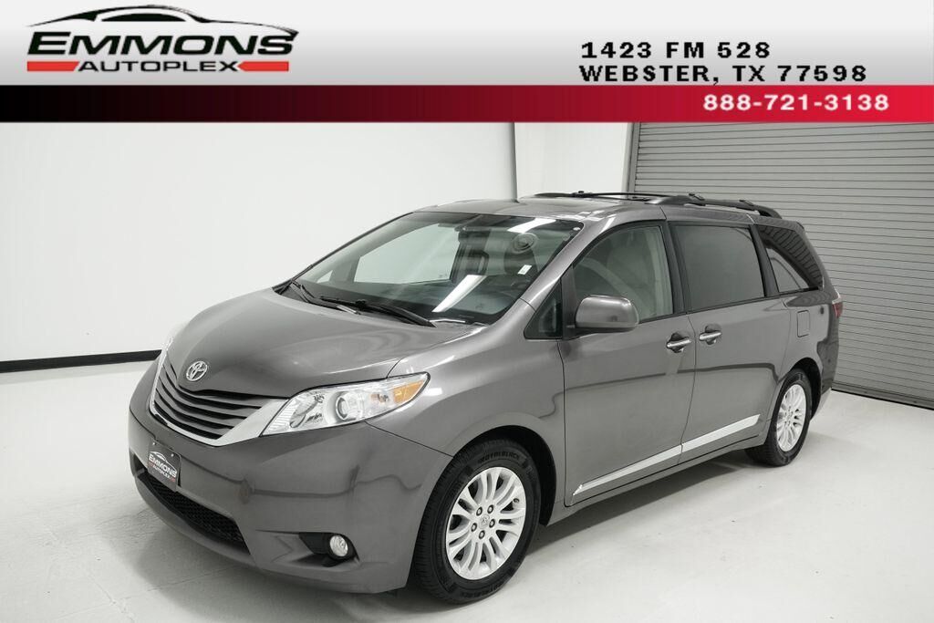 2017 TOYOTA Sienna