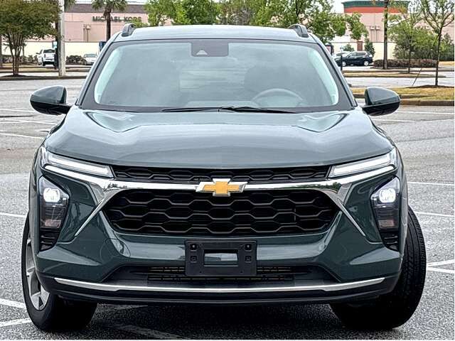 2025 CHEVROLET Trax