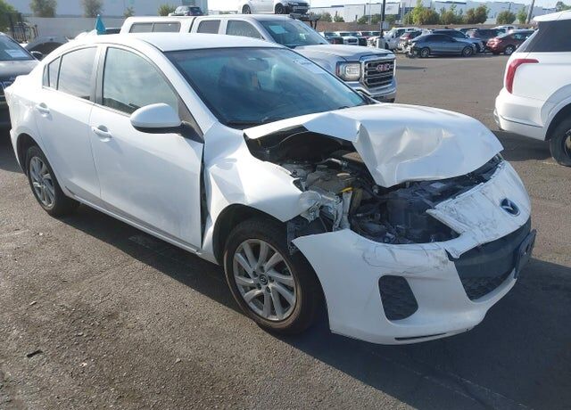 2013 MAZDA Mazda3