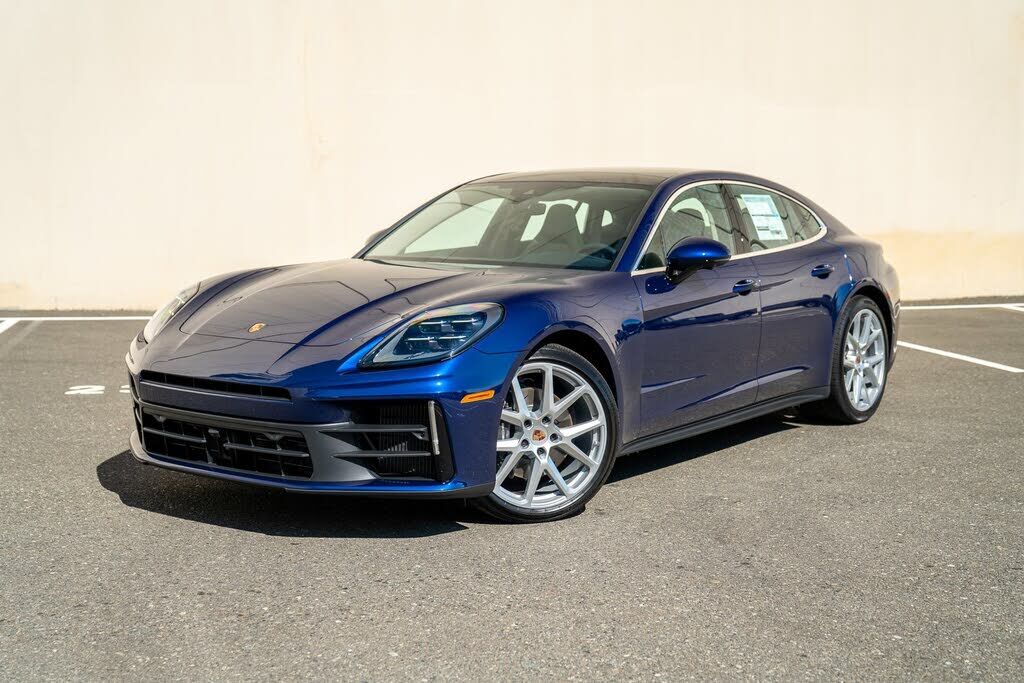 2025 PORSCHE Panamera