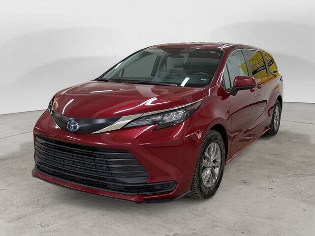 2024 TOYOTA Sienna