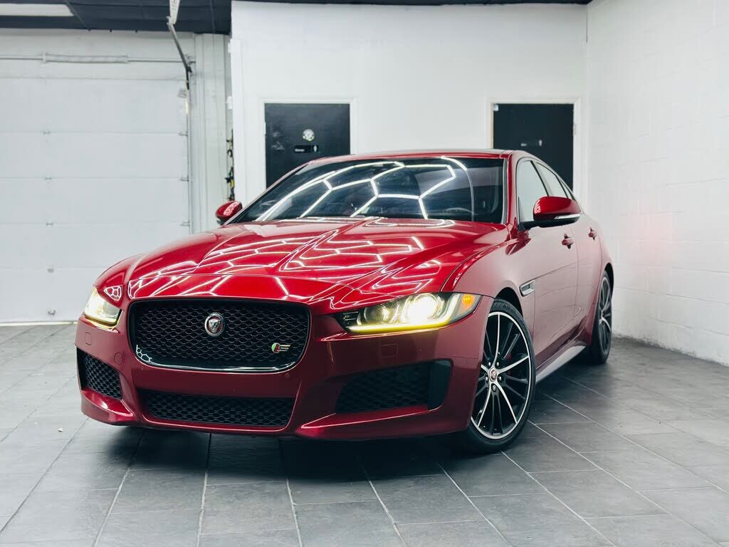 2018 JAGUAR XE